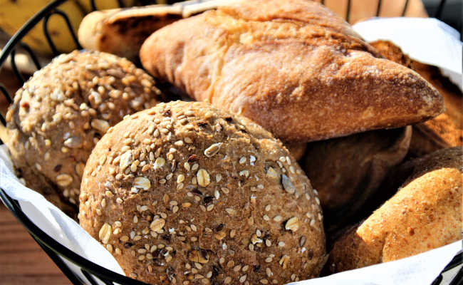 Brötchen und Brot von der regionalen Bäckerei