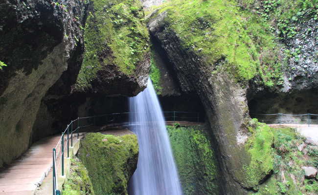 Wasserfall an der Levada Nova