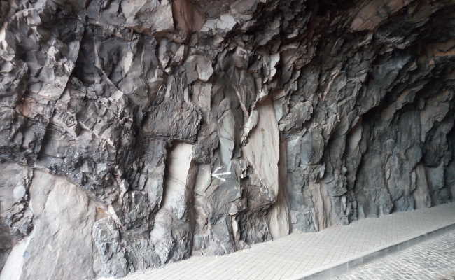 Bouldering in the tunnel Ribeira Brava