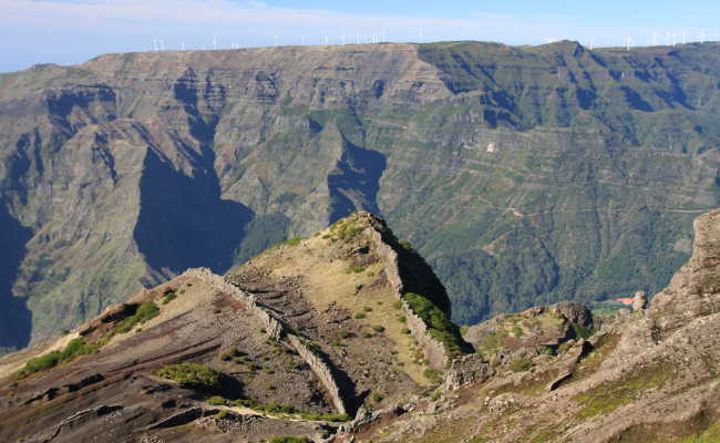 Wandern am Gipfel vom Pico Grande