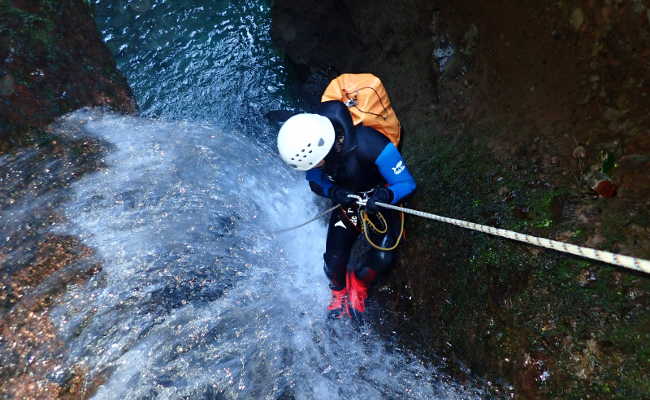 Canyoning mit Casa Vento aus Arco da Calheta