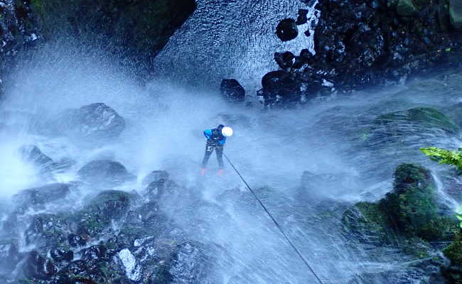 50 Meter Wasserfall in Seixal, Madeira