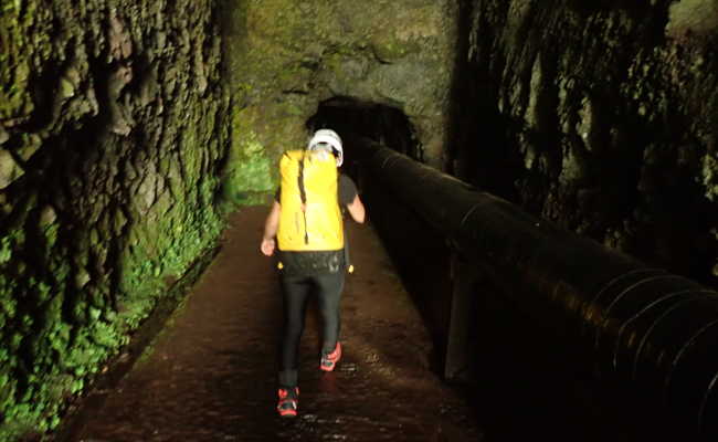 Der lange Levadatunnel zum Canyon Levadatunnel zum Canyoning