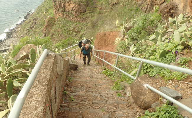Steiler Rückweg von der Bucht Rückweg von der Bucht