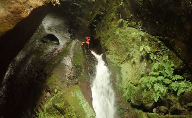 Canyoning in Seixal, Gemeinde Porto Moniz Canyoning in Seixal, Porto Moniz