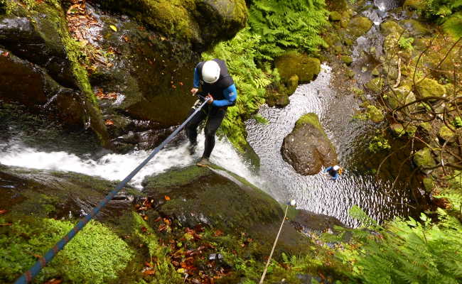 Abseilen im Wasserfall Abseilen in Madeira