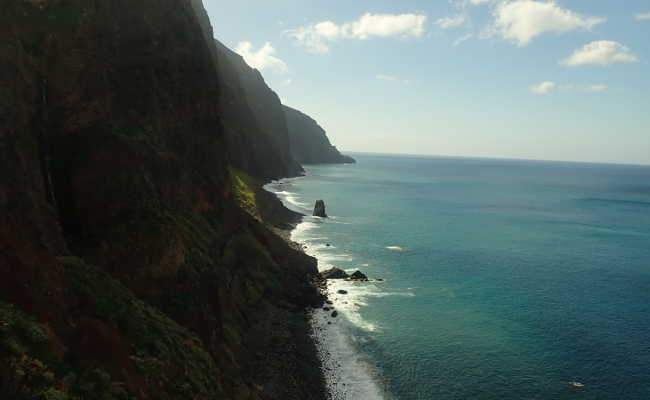 Steilküste bei Ponta do Pargo