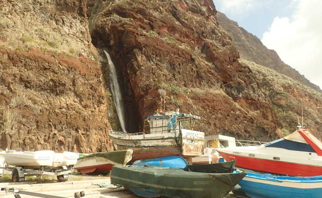 Wasserfall am Hafen von Paul do Mar Wasserfall Paul do Mar
