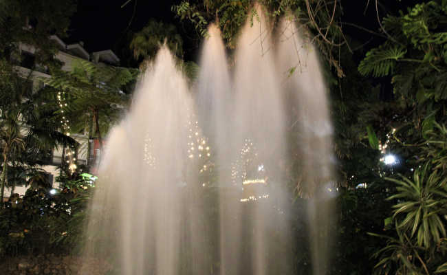 Wasserfontäne im Park Wasserfontäne im Park