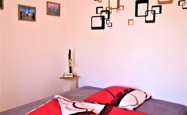 Booking single room in Ribeira Brava